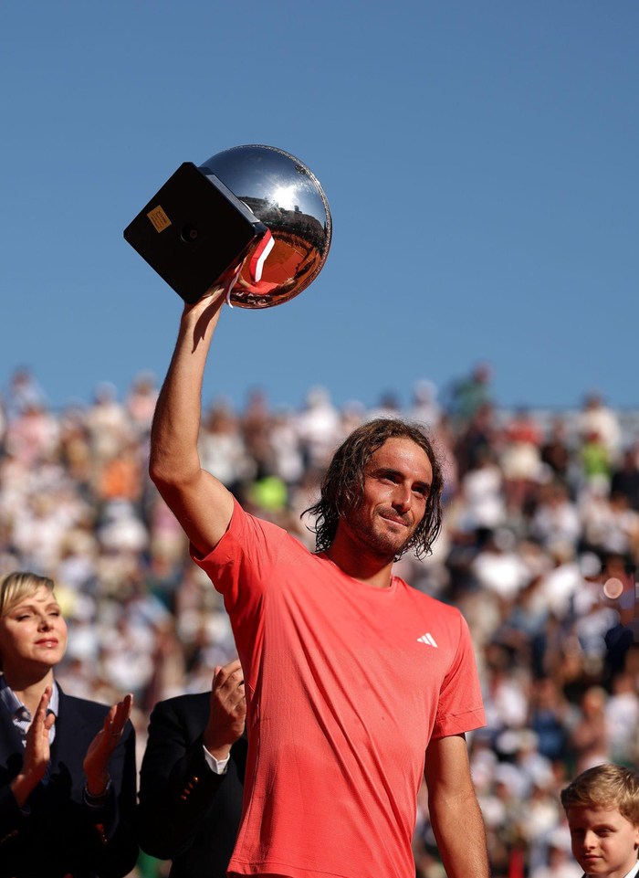 ATP总决赛逆转法网，西西帕斯高光表现