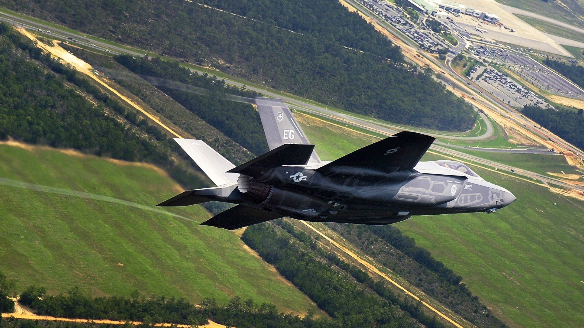 逆转红色狂飙，皮亚斯特里关键制胜，法拉利绝境翻盘迈凯伦