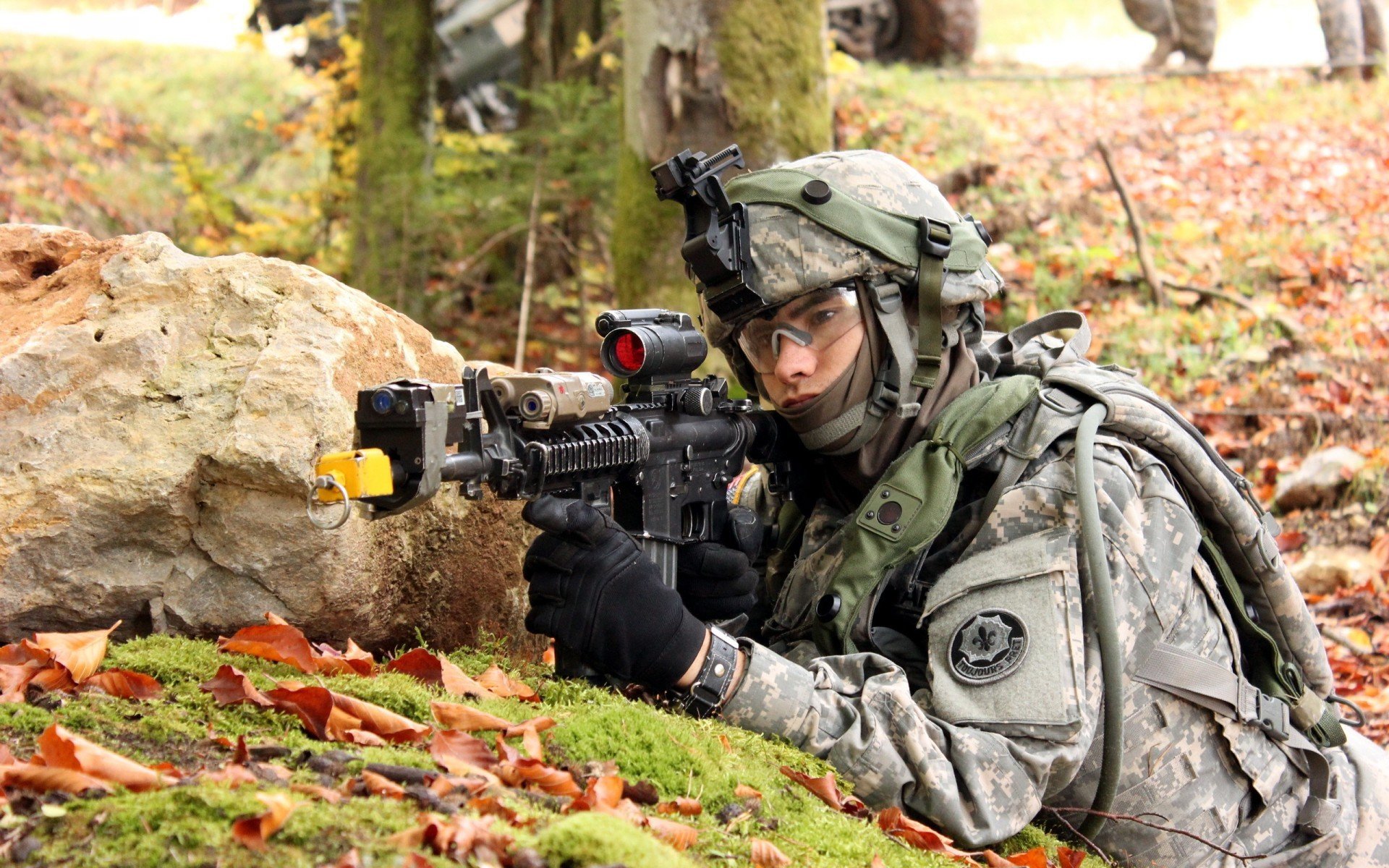 从圣西罗到卑尔根，一个足球周末的双重奏