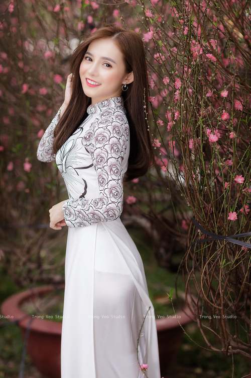 一锤定音！76人终结公牛连胜，米切尔献上冠军级表演